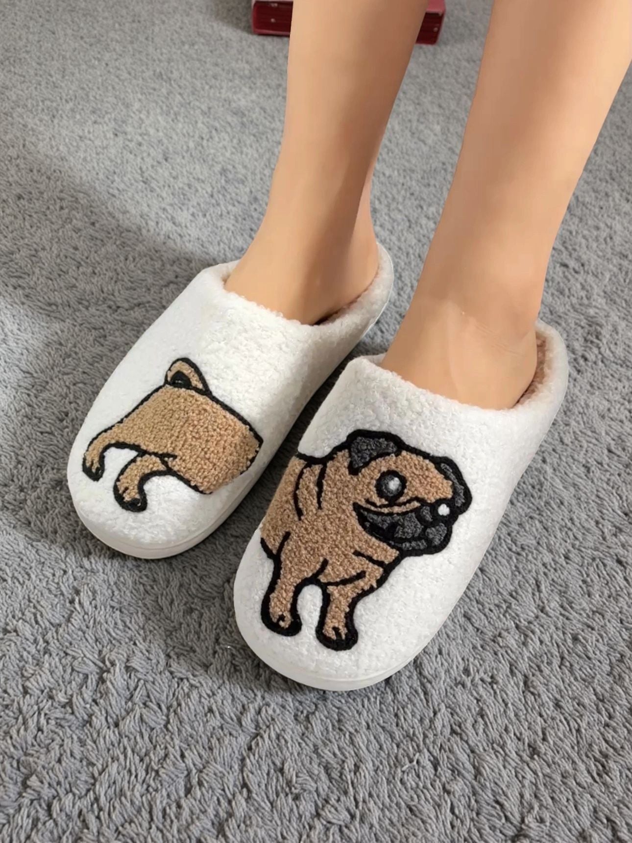 Chaussons animaux mignons et chauds