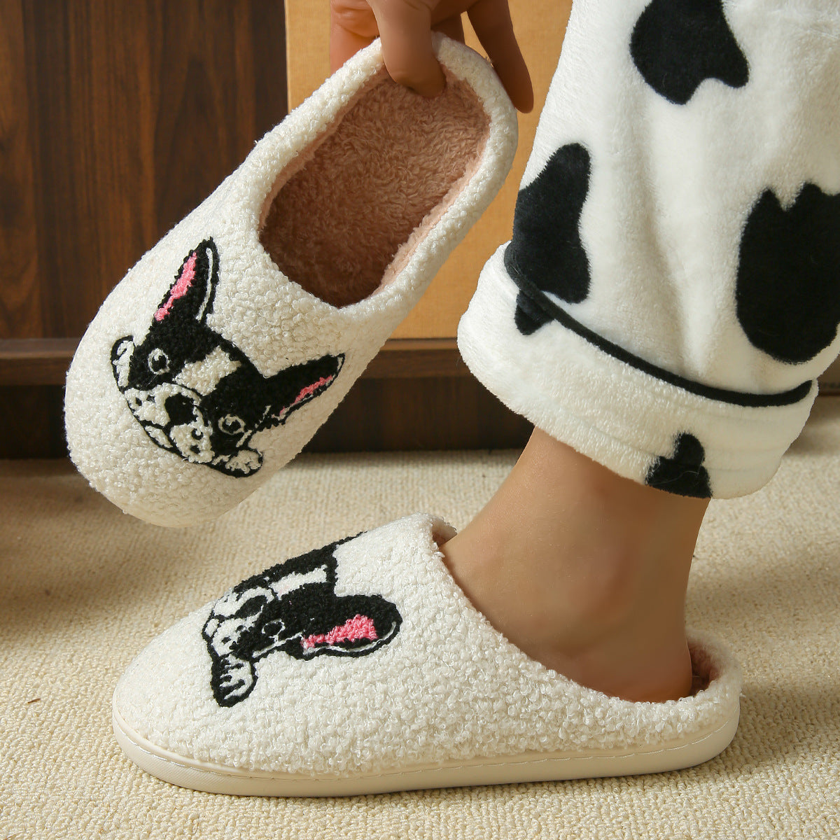 Chaussons animaux mignons et chauds