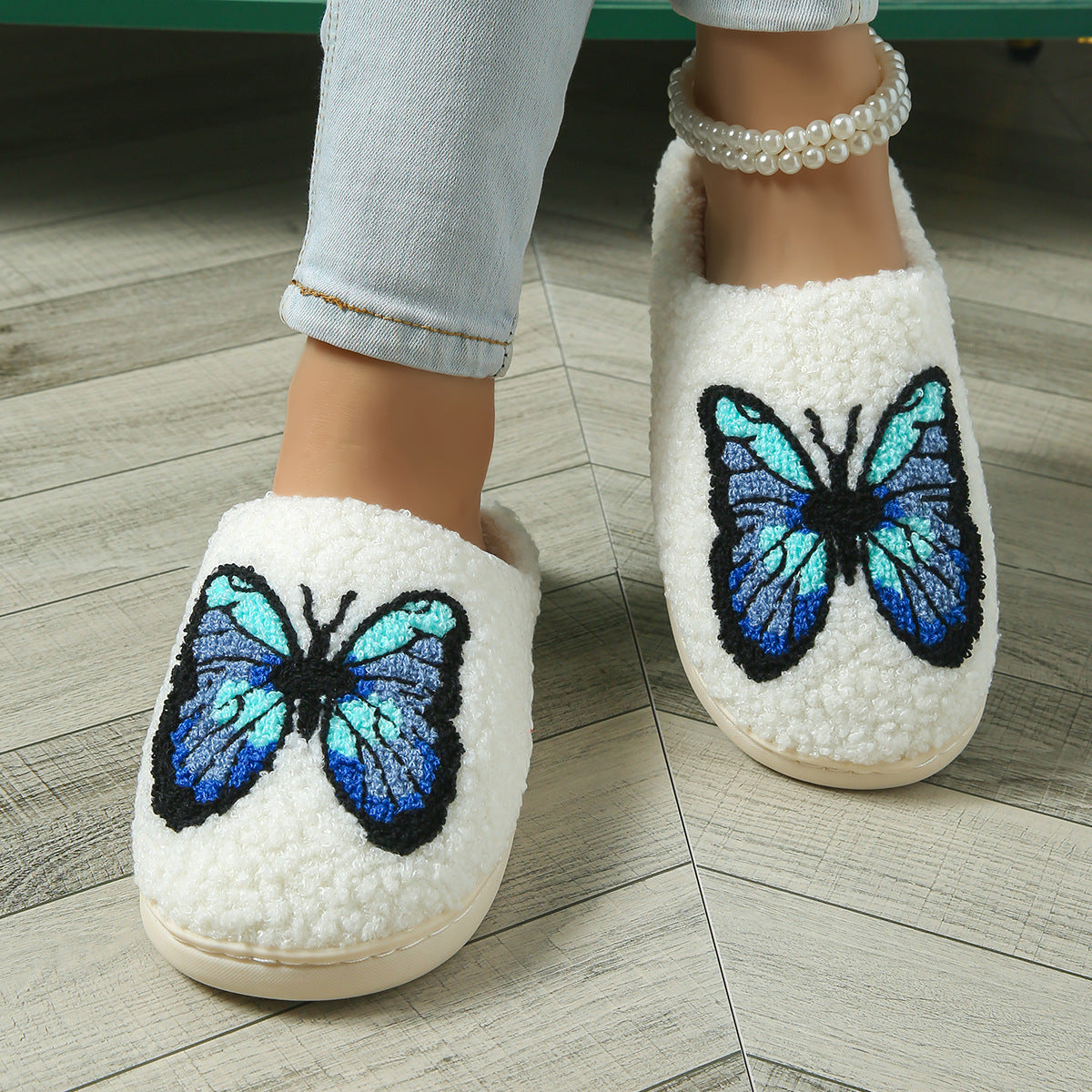 Chaussons animaux mignons et chauds