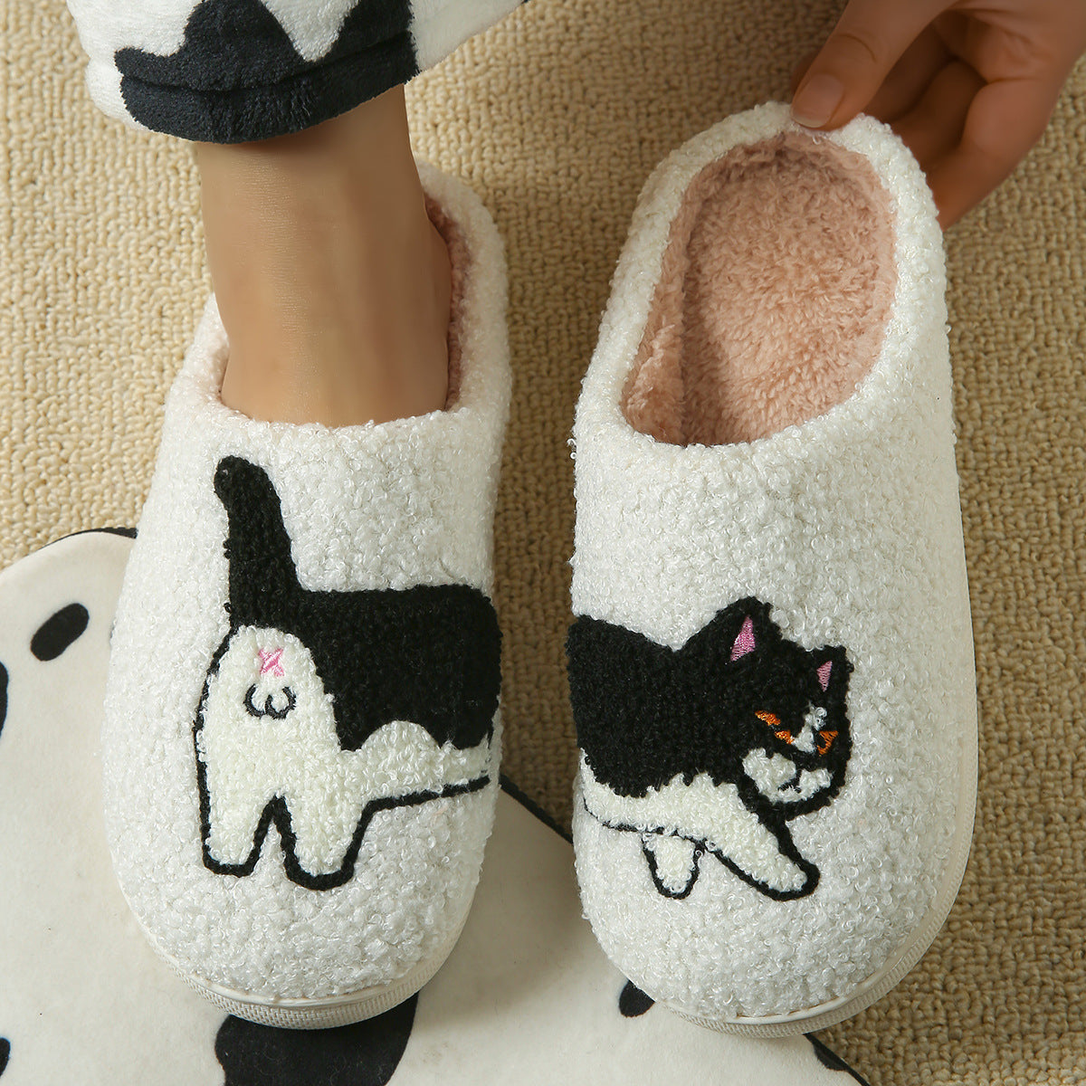 Chaussons animaux mignons et chauds