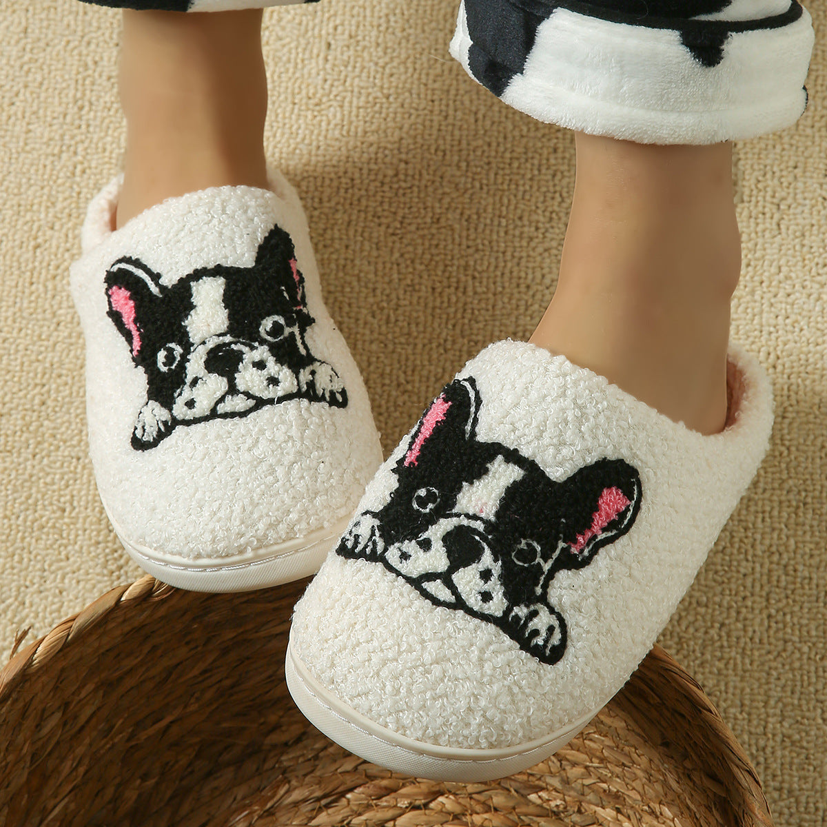 Chaussons animaux mignons et chauds